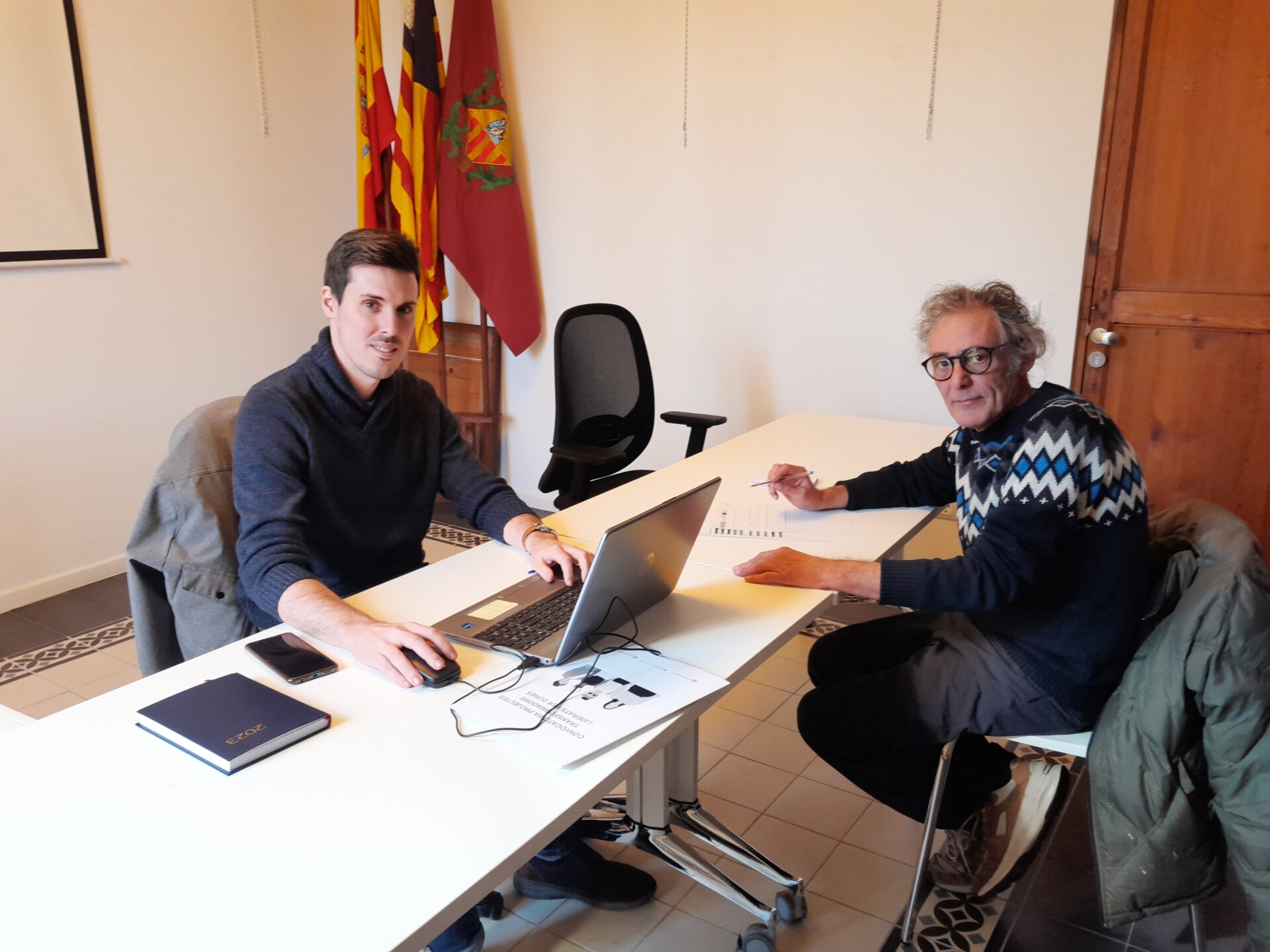Un emprendedor del mundo del arte inicia su proyecto con el asesoramiento de la OAPR Mallorca Activa
